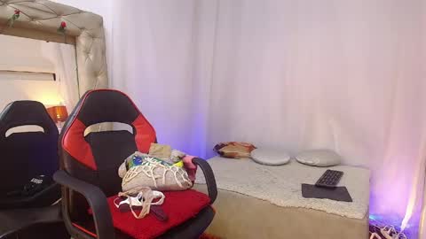 Snapshot of laurasofia45 chatting on 04-30-26, 11:05 Laura Sofia online show from 04-30-26, 11:05
