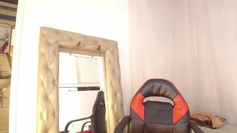 Snapshot of laurasofia45 chatting on 05-09-26, 03:34 Laura Sofia online show from 05-09-26, 03:34