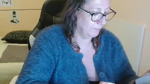 laureanne online show from 12-04-24, 04:49