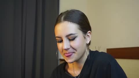 Snapshot of laureencadriel chatting on 11-04-25, 07:29 Monica online show from 11-04-25, 07:29