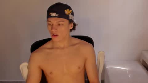 Laureent online show from 12-19-25, 06:26