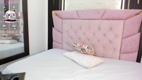 Laurem online show from 02-07-25, 07:38