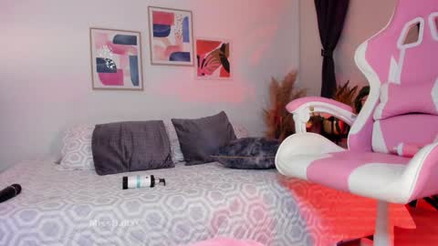 MissLauren online show from 12-12-24, 11:58