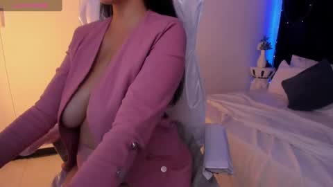 Lauren online show from 02-06-25, 09:06