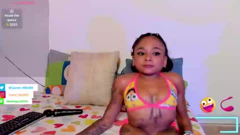 Snapshot of lauren_hills7069 chatting on 02-23-25, 12:41 Lauren online show from 02-23-25, 12:41