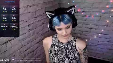 Snapshot of lauren_raquel chatting on 11-21-25, 06:17 Eva online show from 11-21-25, 06:17