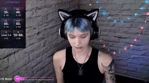 Snapshot of lauren_raquel chatting on 12-01-25, 01:05 Eva online show from 12-01-25, 01:05