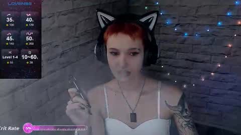 Snapshot of lauren_raquel chatting on 12-04-25, 12:14 Eva online show from 12-04-25, 12:14