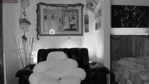 Snapshot of lauren_sweet7 chatting on 12-01-24, 10:32 Lauren online show from 12-01-24, 10:32