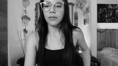 Snapshot of lauren_sweet7 chatting on 12-08-24, 09:19 Lauren online show from 12-08-24, 09:19