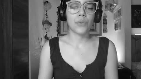 Snapshot of lauren_sweet7 chatting on 12-10-24, 12:28 Lauren online show from 12-10-24, 12:28