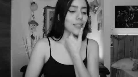 Snapshot of lauren_sweet7 chatting on 12-16-24, 12:04 Lauren online show from 12-16-24, 12:04