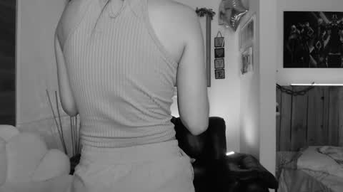 Snapshot of lauren_sweet7 chatting on 12-17-24, 01:07 Lauren online show from 12-17-24, 01:07