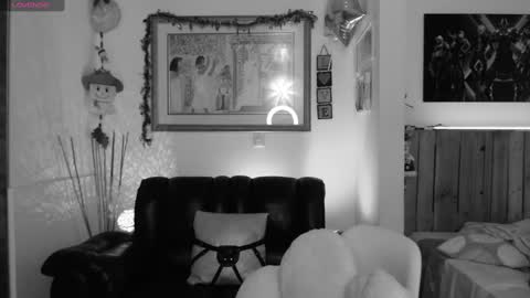 Snapshot of lauren_sweet7 chatting on 12-23-24, 01:08 Lauren online show from 12-23-24, 01:08