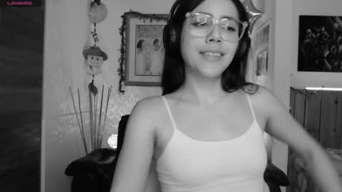 Snapshot of lauren_sweet7 chatting on 01-07-25, 12:45 Lauren online show from 01-07-25, 12:45