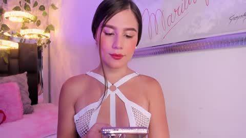 Snapshot of laurenblonde22 chatting on 01-27-25, 02:57 Lauren Blonde online show from 01-27-25, 02:57