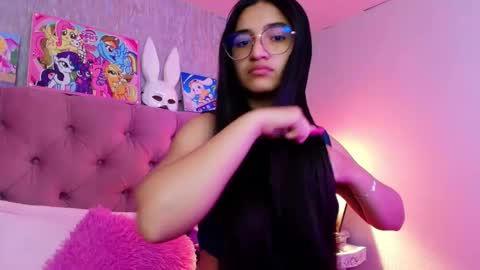 Laurene online show from 02-11-26, 03:22