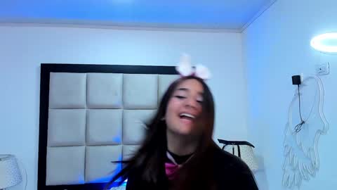 Snapshot of laurenhu chatting on 01-30-25, 08:43 Lauren Hu online show from 01-30-25, 08:43