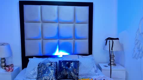 Snapshot of laurenhu chatting on 01-31-25, 05:09 Lauren Hu online show from 01-31-25, 05:09