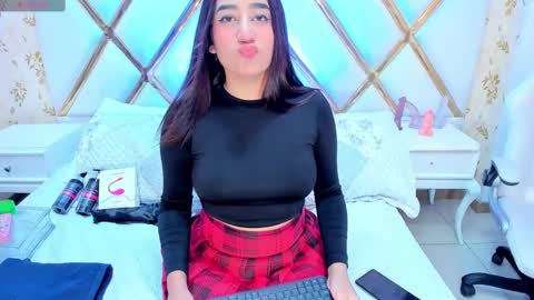 Snapshot of laurenhu chatting on 03-11-25, 03:59 Lauren Hu online show from 03-11-25, 03:59