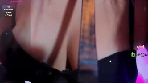 Snapshot of laurenhu chatting on 10-08-25, 02:53 Lauren Hu online show from 10-08-25, 02:53