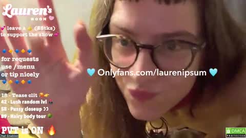 Snapshot of laurenipsumsit chatting on 02-28-25, 02:31 Lauren online show from 02-28-25, 02:31