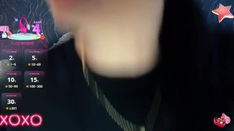 Snapshot of laurenjenssen chatting on 02-25-25, 08:25 Laura online show from 02-25-25, 08:25