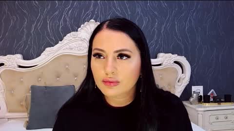 Snapshot of laurenjenssen chatting on 09-09-25, 02:16 Laura online show from 09-09-25, 02:16