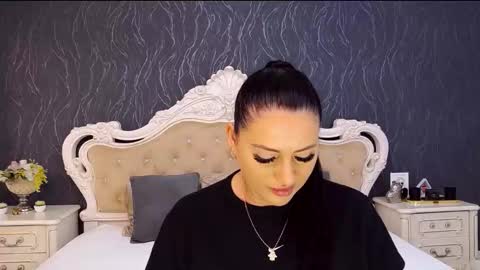 Snapshot of laurenjenssen chatting on 09-10-25, 07:30 Laura online show from 09-10-25, 07:30