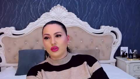 Laura online show from 02-06-26, 04:43