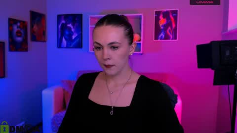 Laure online show from 04-25-26, 09:12