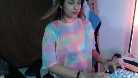 Snapshot of laurenphillipsx chatting on 12-19-24, 10:53 Lauren online show from 12-19-24, 10:53