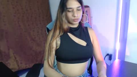 Snapshot of laurenphillipsx chatting on 01-17-25, 10:45 Lauren online show from 01-17-25, 10:45