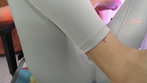 Snapshot of laurenphillipsx chatting on 02-05-25, 03:09 Lauren online show from 02-05-25, 03:09