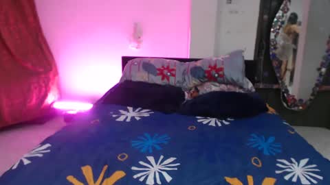 Snapshot of laurenphillipsx chatting on 10-03-25, 08:50 Lauren online show from 10-03-25, 08:50