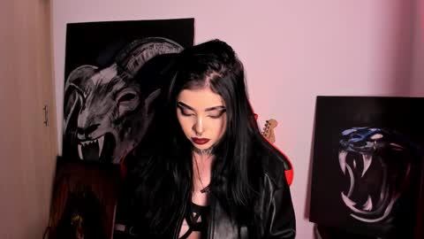 Snapshot of laurenrousexx chatting on 09-13-25, 01:27 LAUREN INDEPENDENT MODEL HELP ME REACH 100 LIKES PLS online show from 09-13-25, 01:27