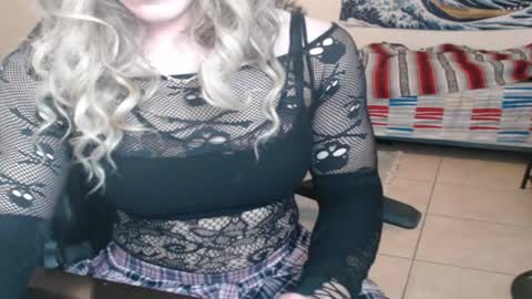 Snapshot of laurenssyx chatting on 02-09-25, 05:19 Lauren online show from 02-09-25, 05:19