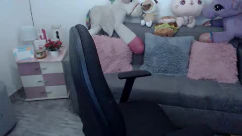 Laura online show from 12-11-24, 01:58