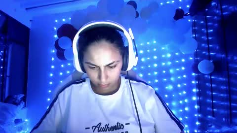 Laurent online show from 12-22-24, 01:34