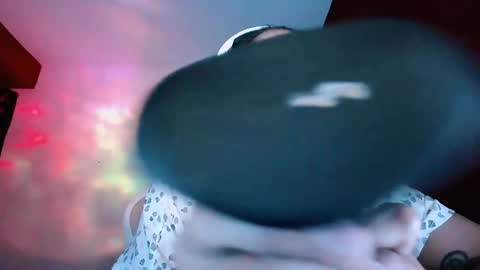 Laurent online show from 02-09-25, 06:01