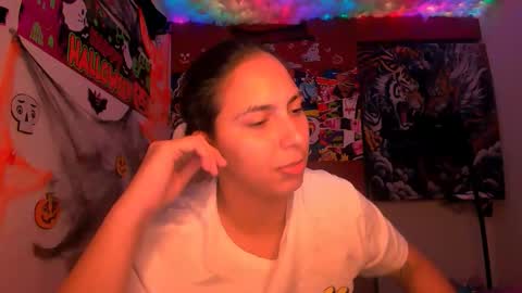 Laurent online show from 10-22-25, 01:39