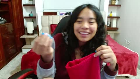 laurent online show from 01-21-25, 09:24