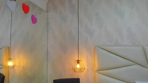 Snapshot of laurettedela_roux chatting on 11-06-25, 11:11 Laurent online show from 11-06-25, 11:11