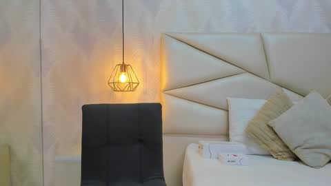 Snapshot of laurettedela_roux chatting on 11-10-25, 12:59 Laurent online show from 11-10-25, 12:59