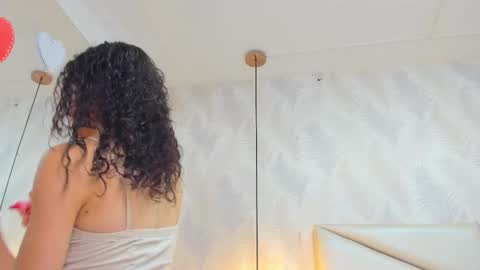 Snapshot of laurettedela_roux chatting on 11-11-25, 11:43 Laurent online show from 11-11-25, 11:43