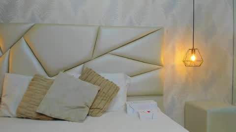 Snapshot of laurettedela_roux chatting on 11-14-25, 11:09 Laurent online show from 11-14-25, 11:09