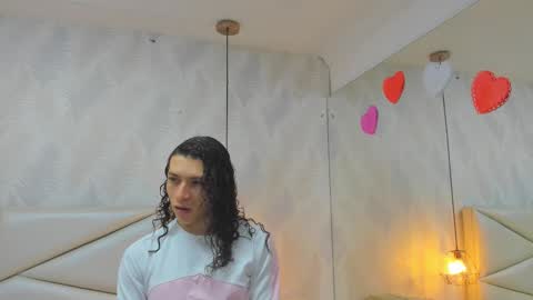 Snapshot of laurettedela_roux chatting on 11-15-25, 10:45 Laurent online show from 11-15-25, 10:45