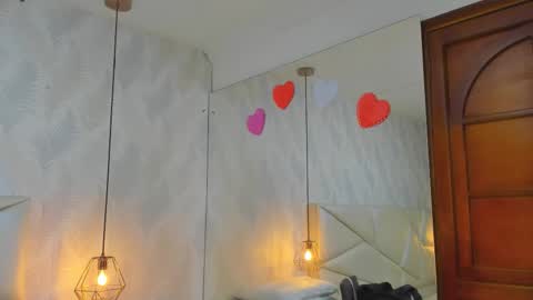 Snapshot of laurettedela_roux chatting on 11-20-25, 10:37 Laurent online show from 11-20-25, 10:37