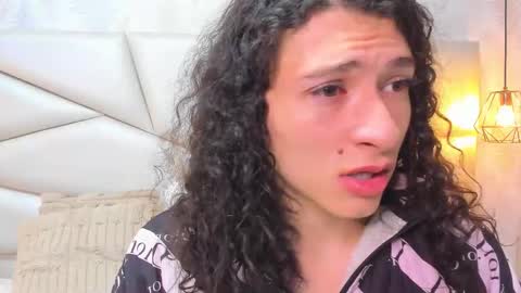 Snapshot of laurettedela_roux chatting on 11-26-25, 11:11 Laurent online show from 11-26-25, 11:11