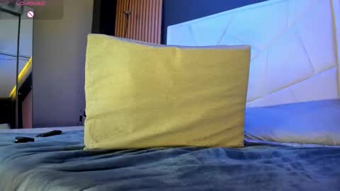 Lau Roberts online show from 11-11-25, 03:39